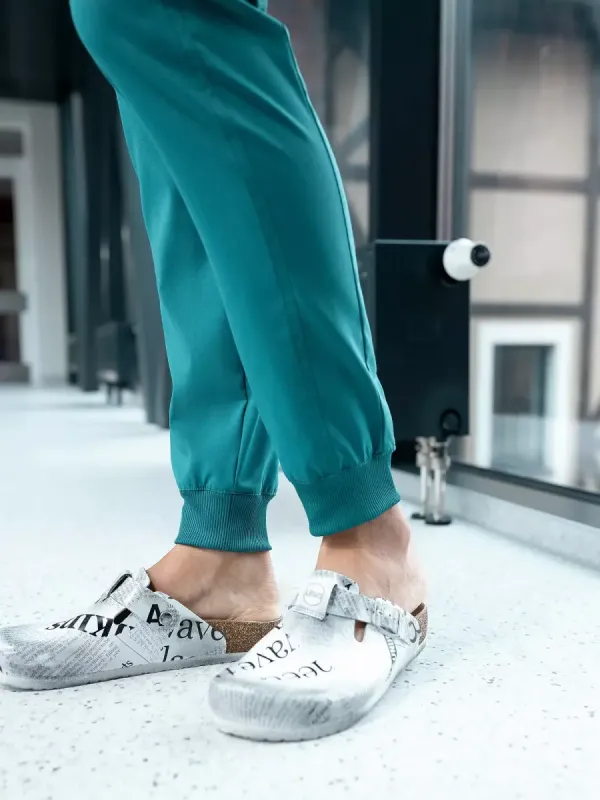 Ніка Жіночий Медичний Костюм колір Брильянтовий зелений